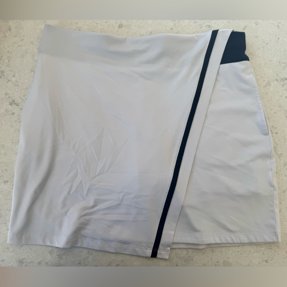 White Callaway Golf Skirt with Blue Stripe Size M